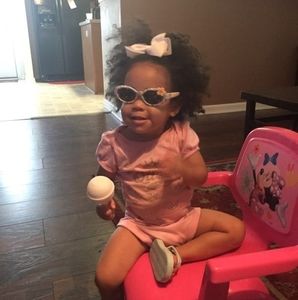 Meet your Posher, Dee